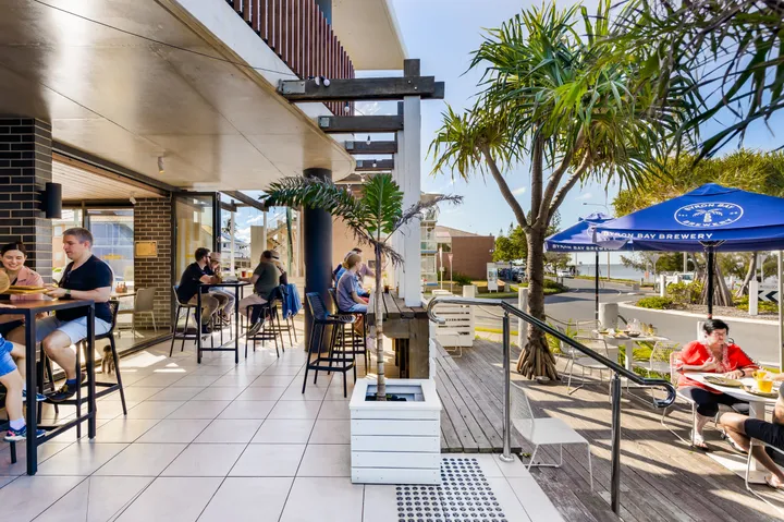 Outdoor dining terrace at Sunny’s Margate Beach